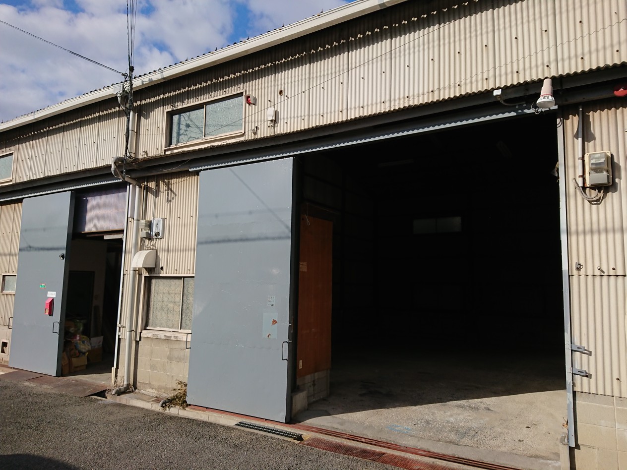 福栄町倉庫
